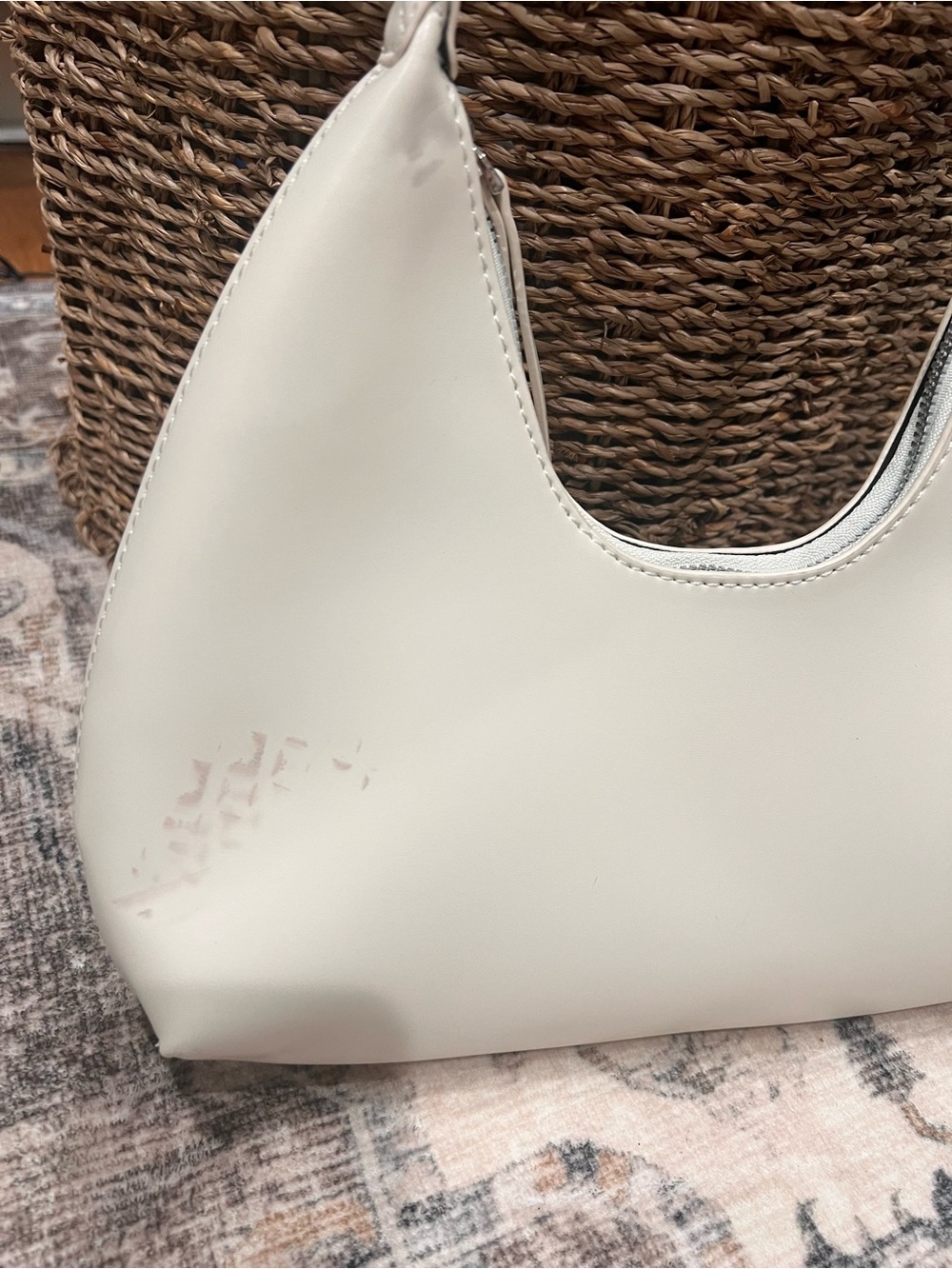 Minimalist White Women’s Shoulder Bag - Picture 3 of 3